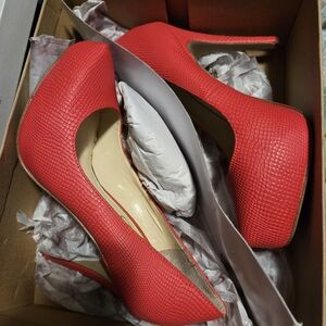 Jessica Simpson Red Textured Heels